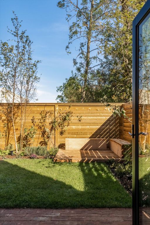 Property photo 3 of 10 Image