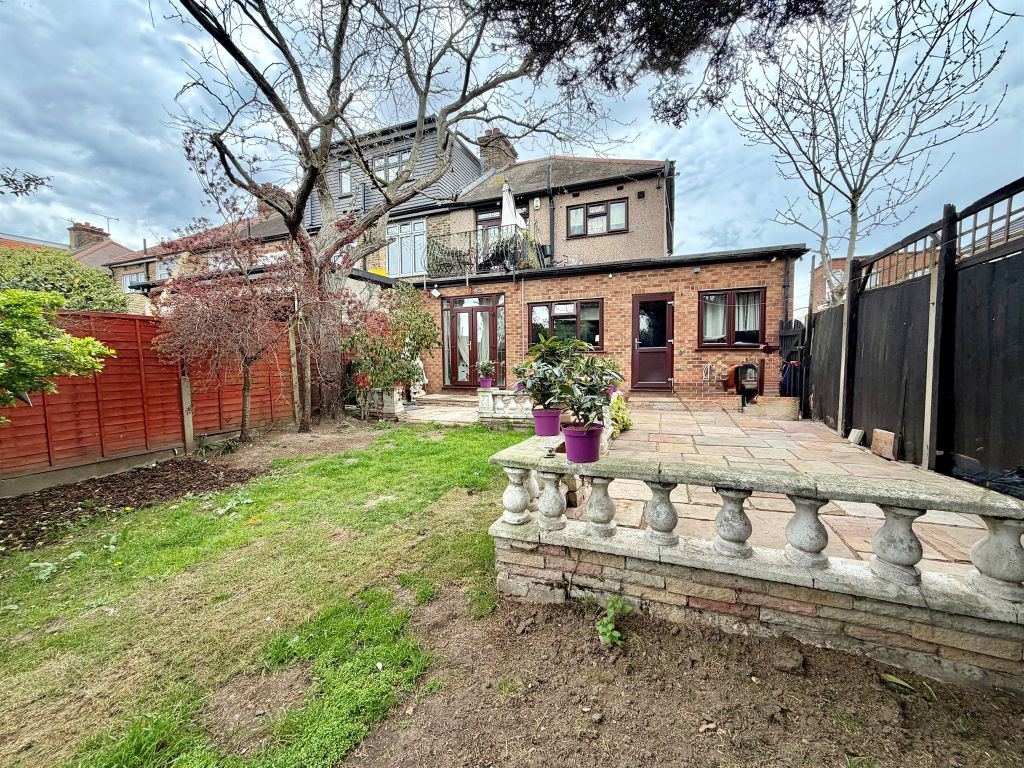 Additional image 9 of 3 bed end terrace house for saleBrixham Gardens, Ilford IG3