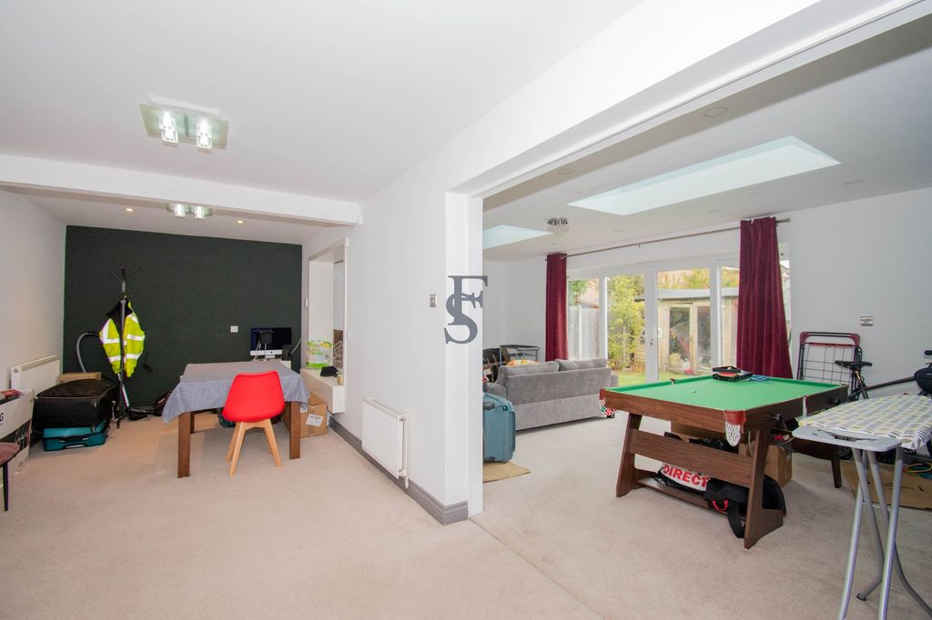 Property photo 3 of 14