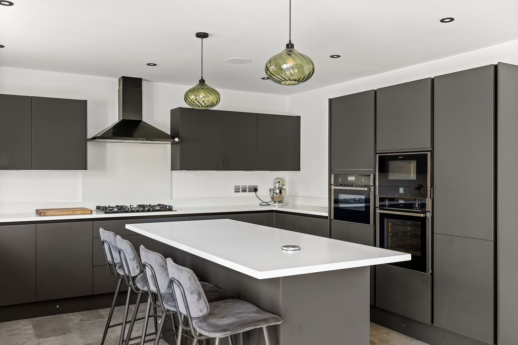 Property photo 3 of 23 Kitchen Dining Room