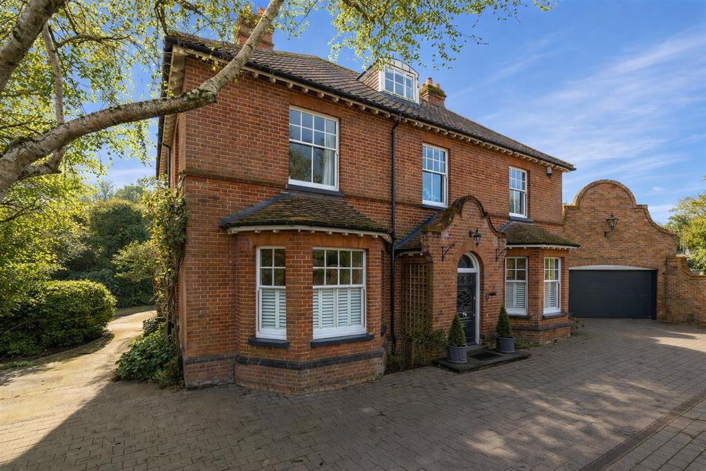 Property photo 1 of 21