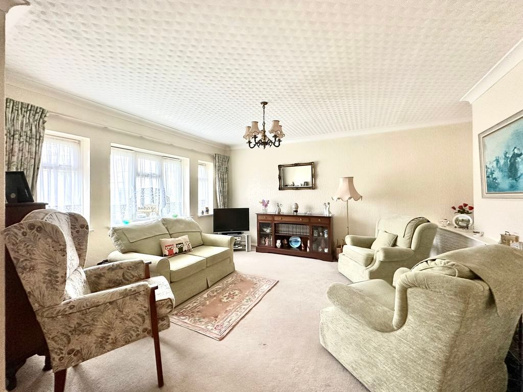 Property photo 3 of 10 Photo 4