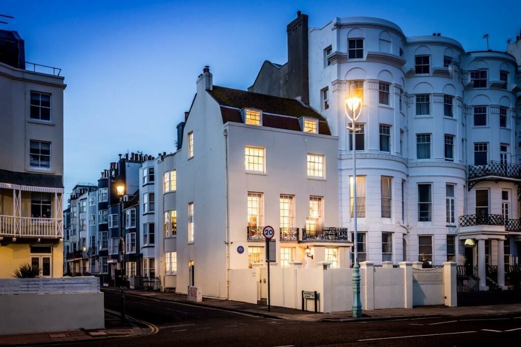 Property photo 2 of 79 4521362