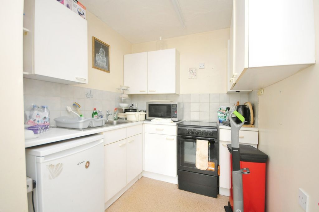 Property photo 3 of 17 Photo