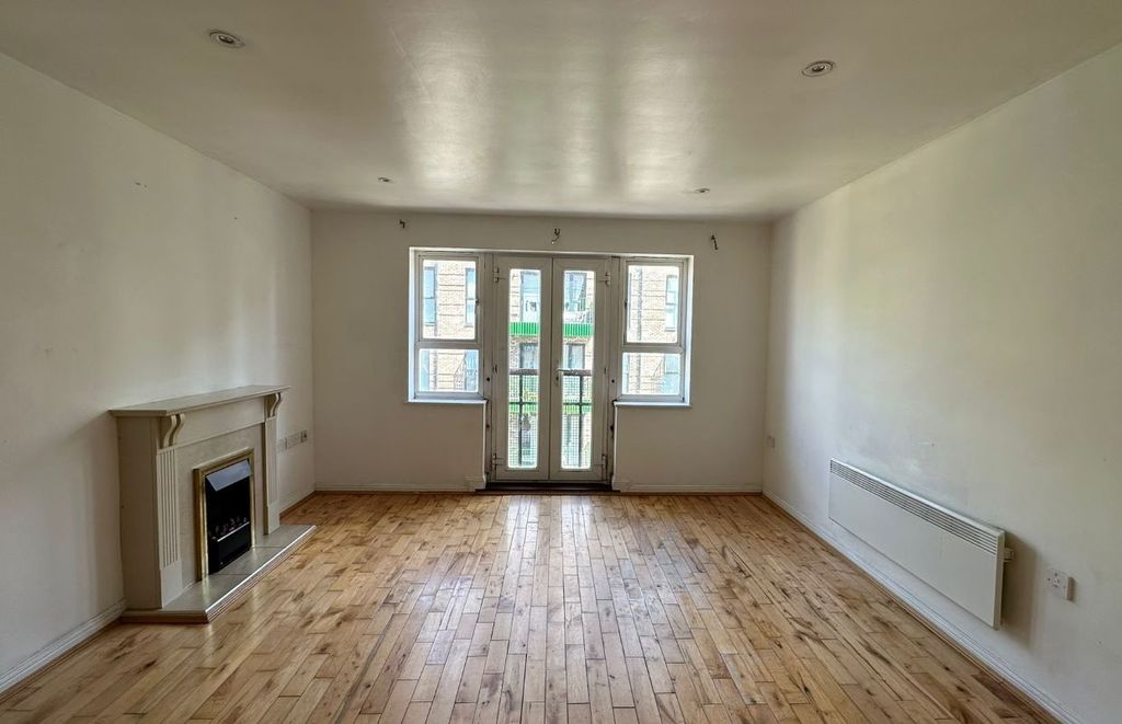 Property photo 2 of 6