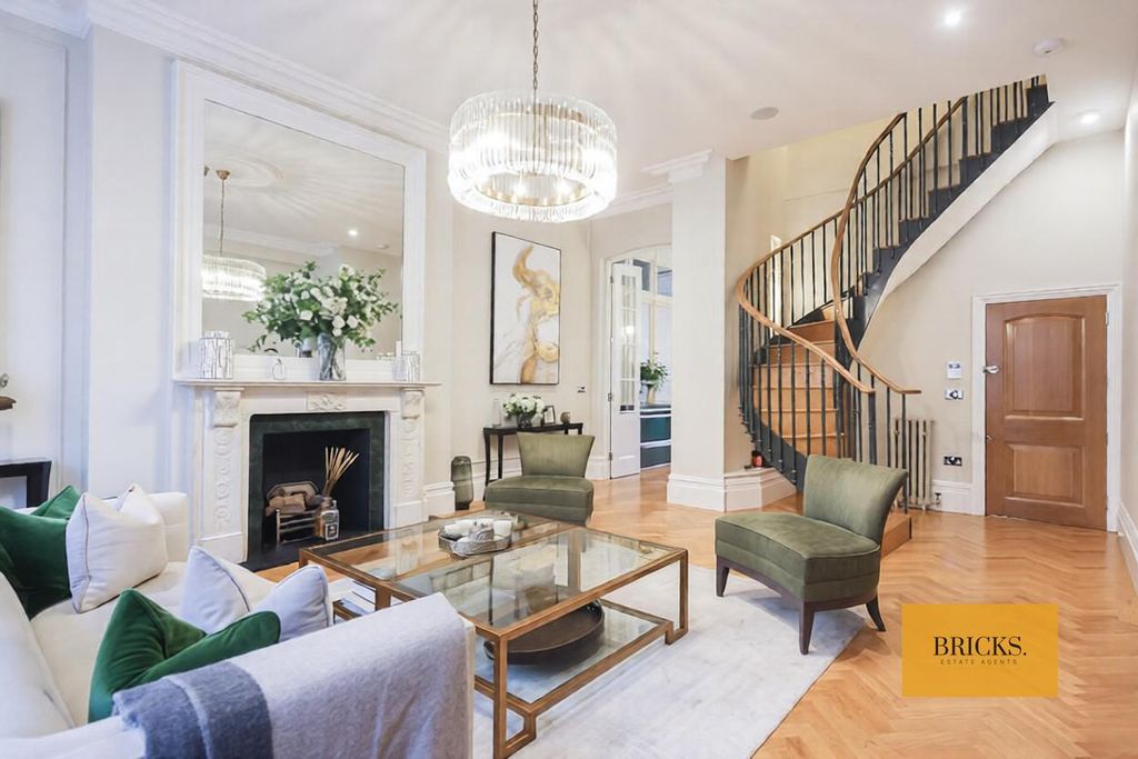 Property photo 1 of 36