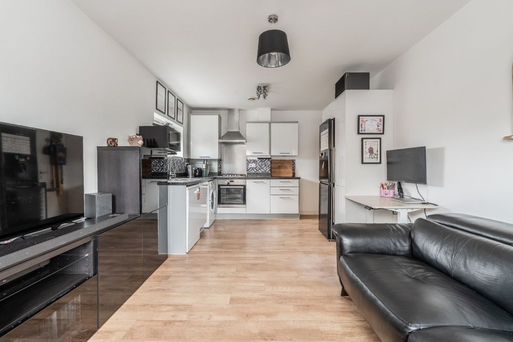 Property photo 1 of 11 4609670