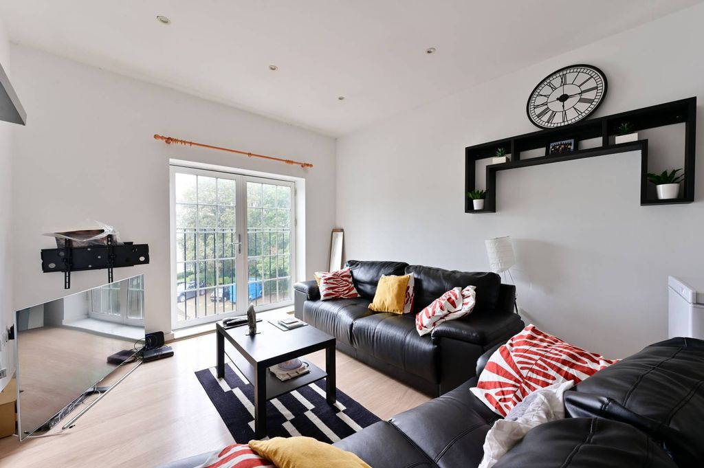 Property photo 1 of 8