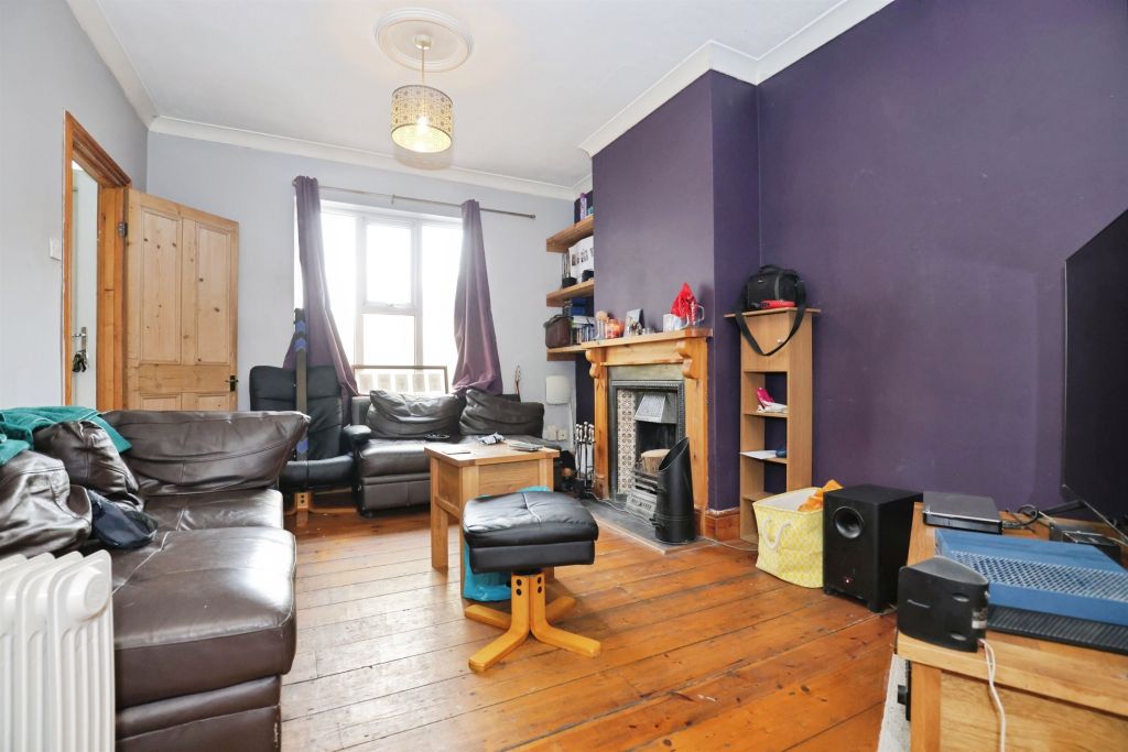 Property photo 2 of 17