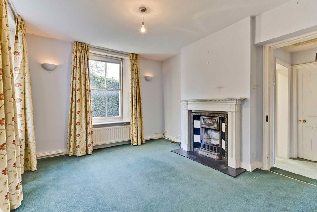 Property photo 3 of 7