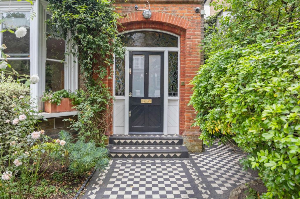 Property photo 1 of 38