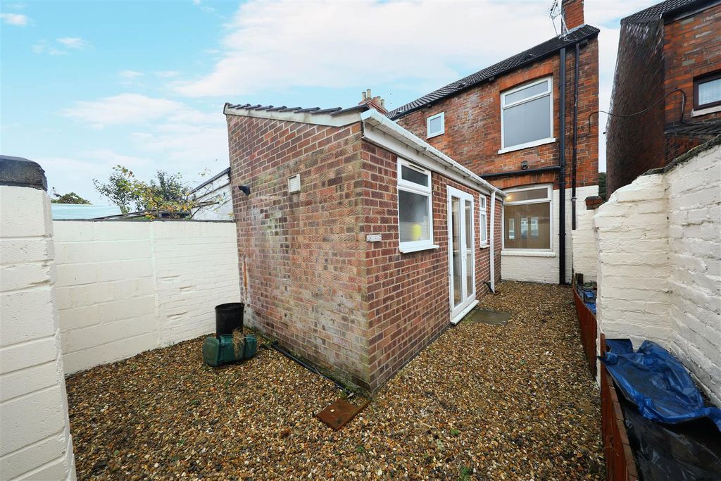 Property photo 3 of 20 Outside