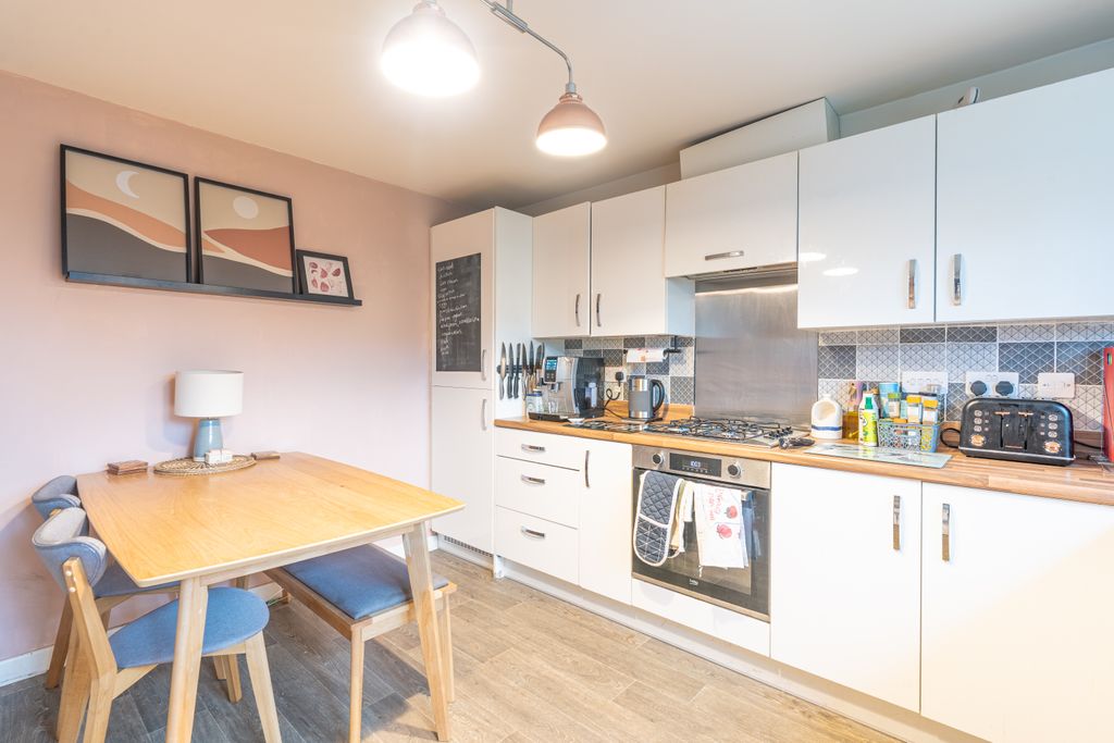 Property photo 3 of 25 Brooklandavenue6