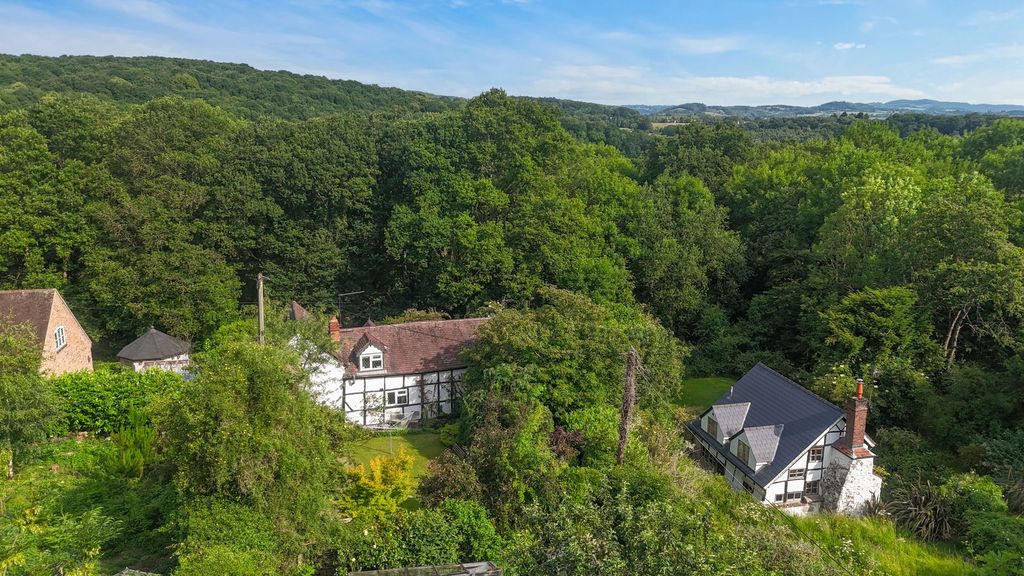 Property photo 2 of 21