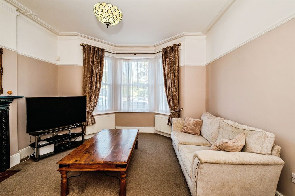 Property photo 3 of 19