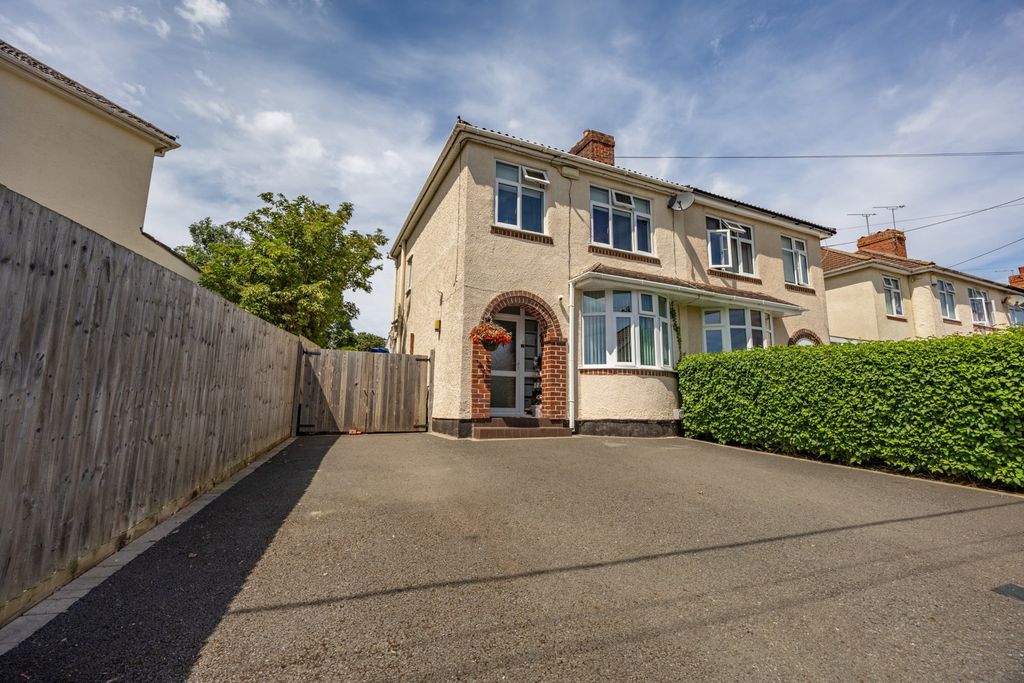 Property photo 2 of 36
