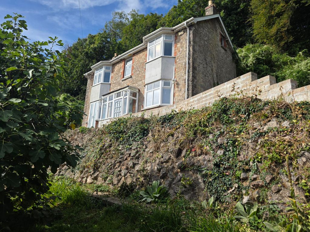 Property photo 1 of 13