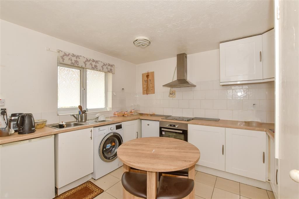 Property photo 3 of 5 Kitchen
