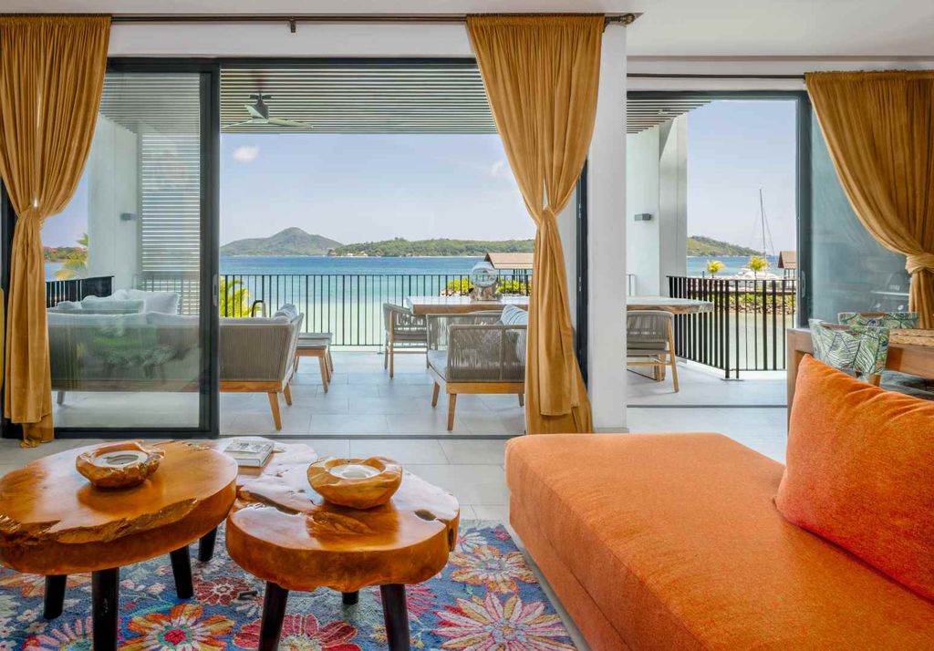 Property photo 2 of 25