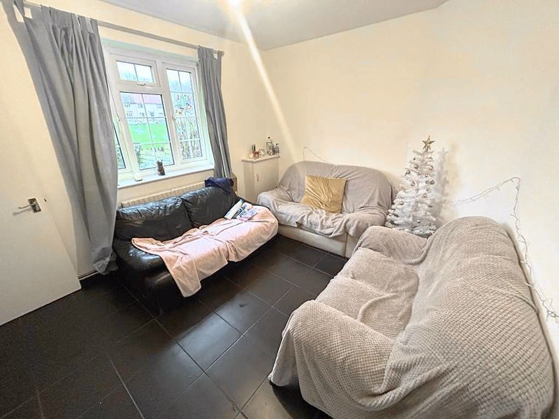 Property photo 1 of 12 Photo 18