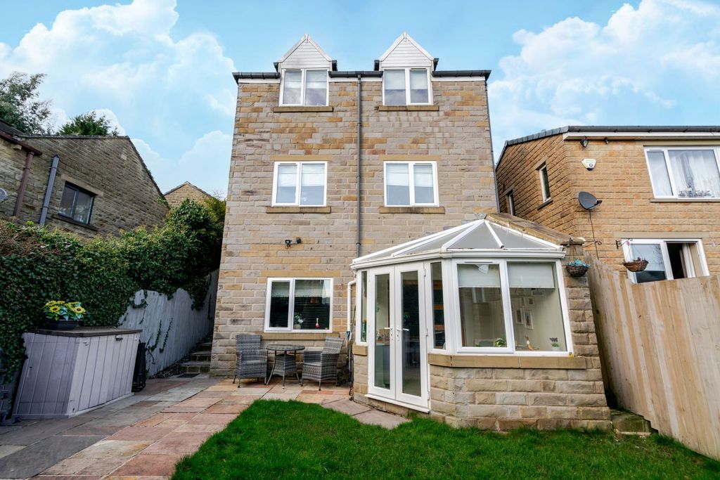 Property photo 1 of 37