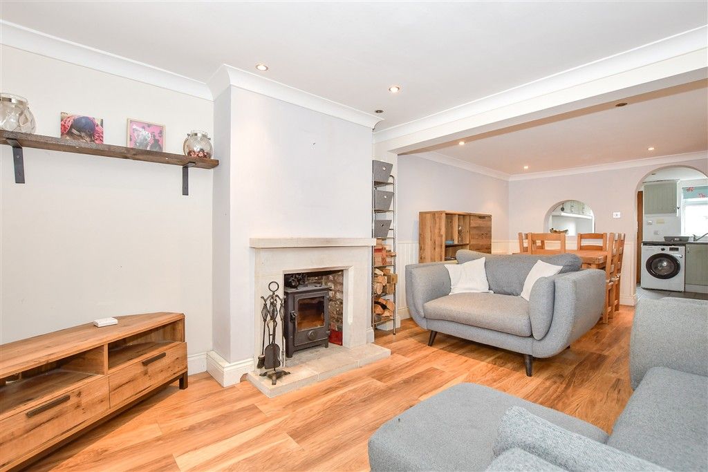 Property photo 1 of 11 Lounge