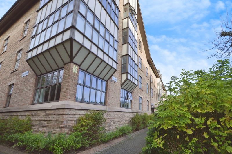 Property photo 1 of 7 Photo 4