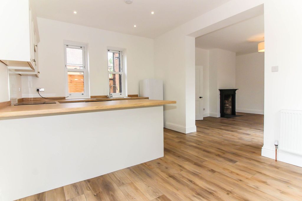Property photo 1 of 27