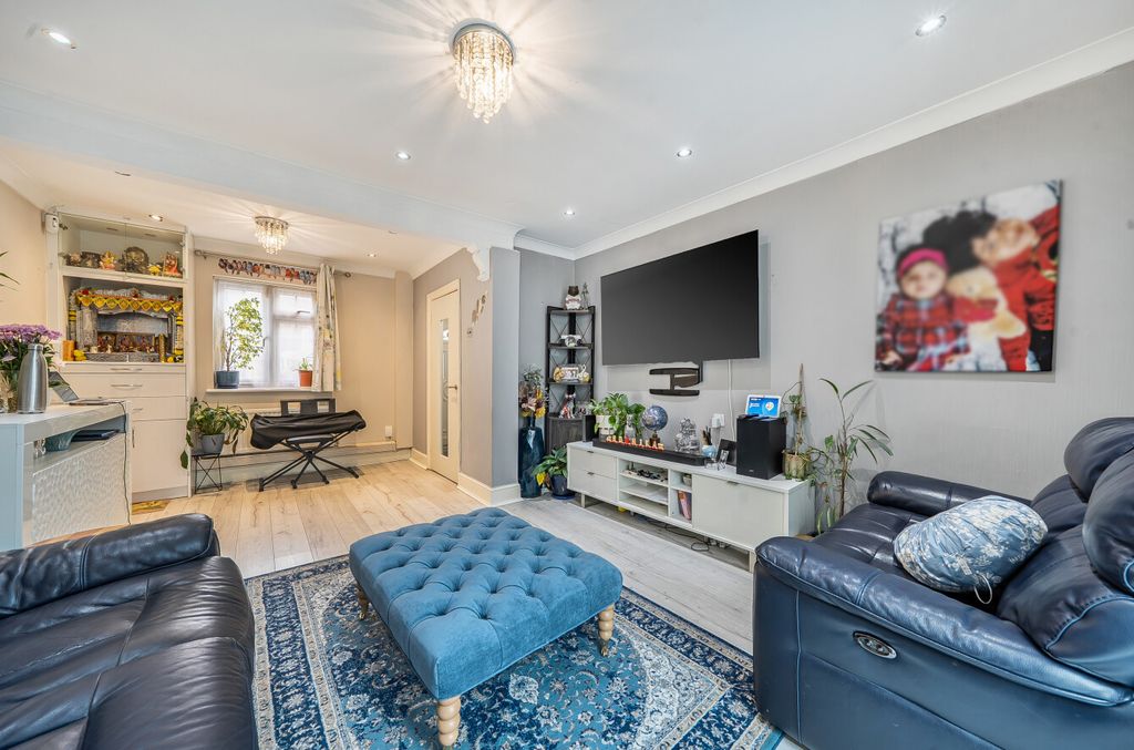 Property photo 3 of 21 1426193-8-69cd60A...