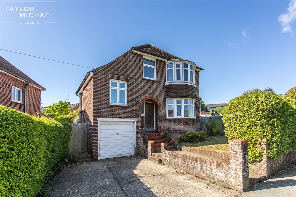 Property photo 1 of 25 Front