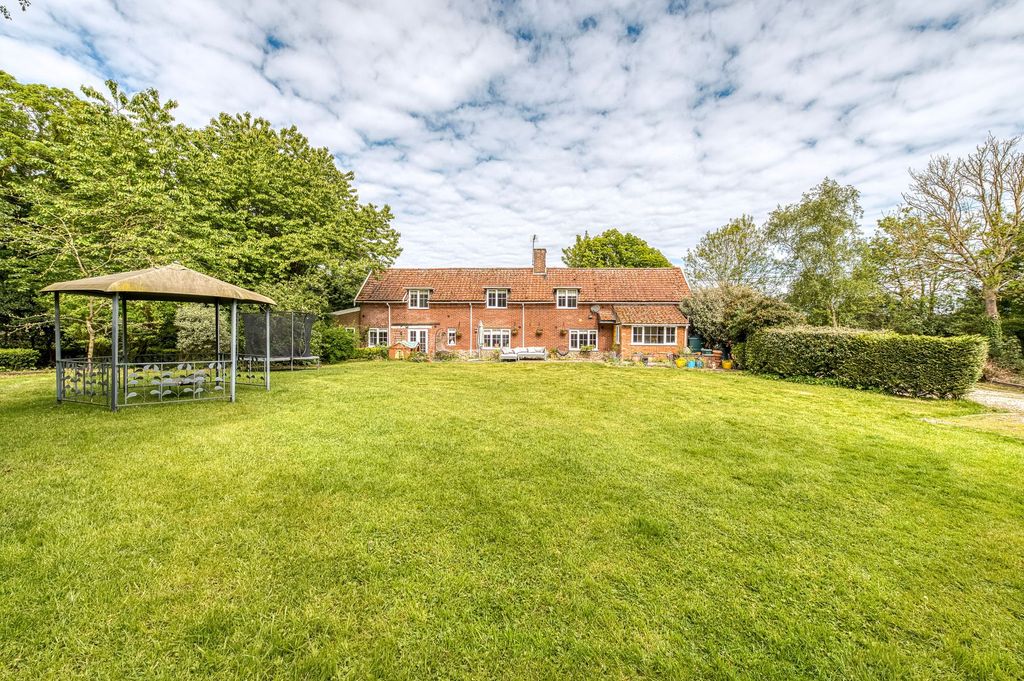 Property photo 1 of 24