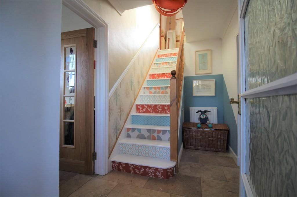 Property photo 3 of 14 Hallway