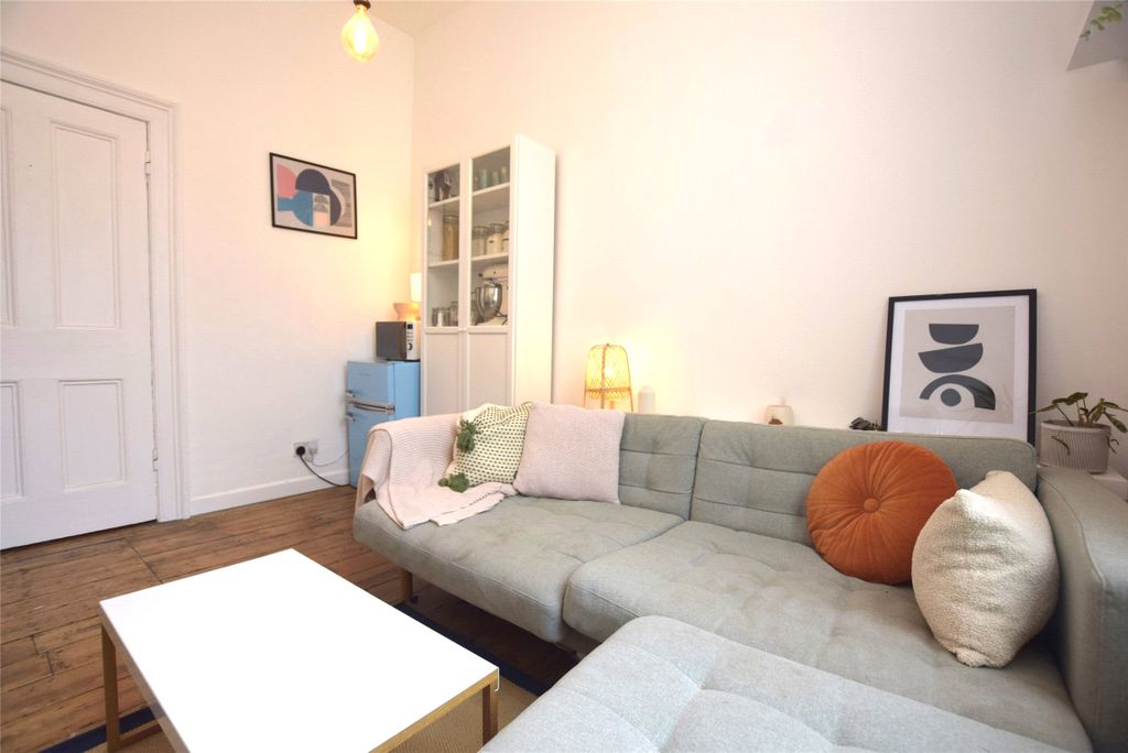 Property photo 2 of 8 Picture No. 04