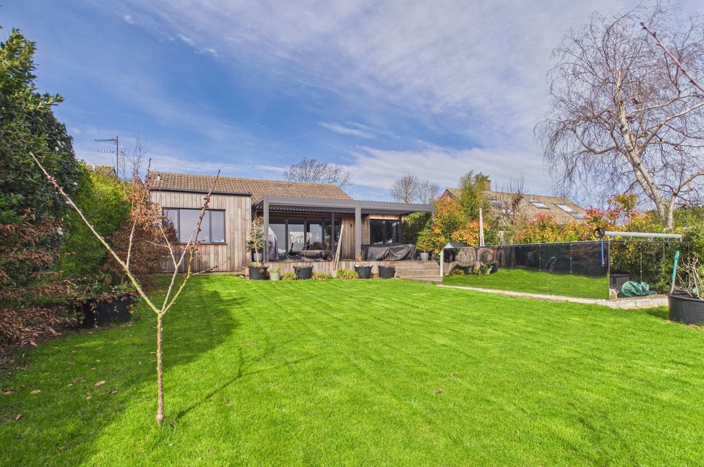 Property photo 2 of 28 Cam03259G0-Pr0252-Still004