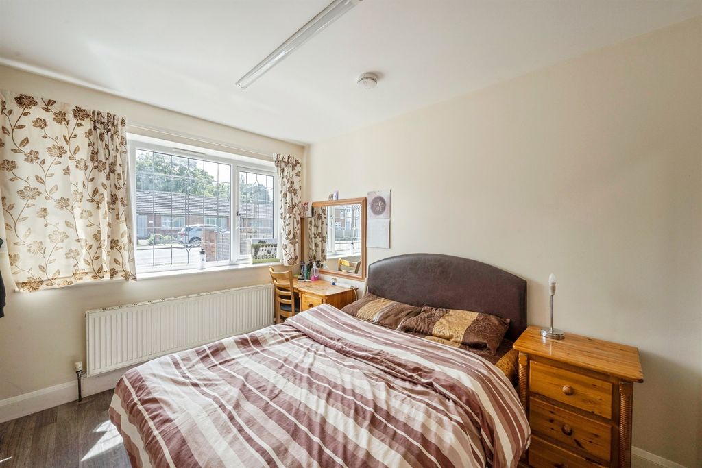Additional image 11 of 5 bed semi-detached house for saleWest Common Lane, Scunthorpe DN17