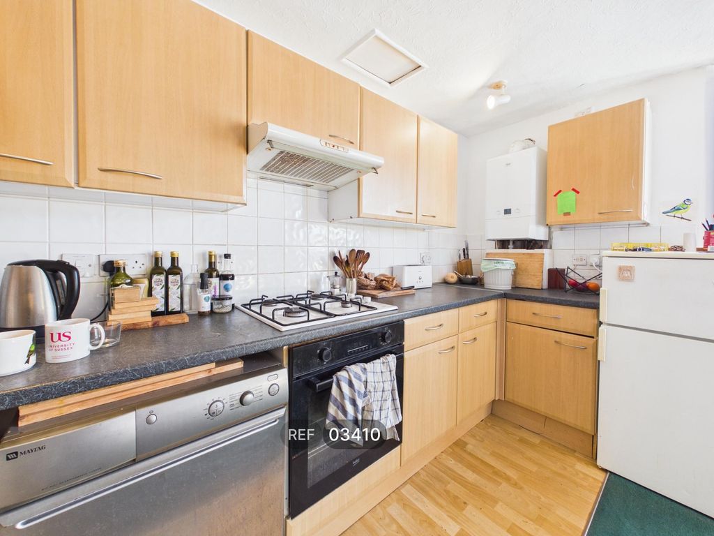 Property photo 3 of 10 Kitchen/Living Area