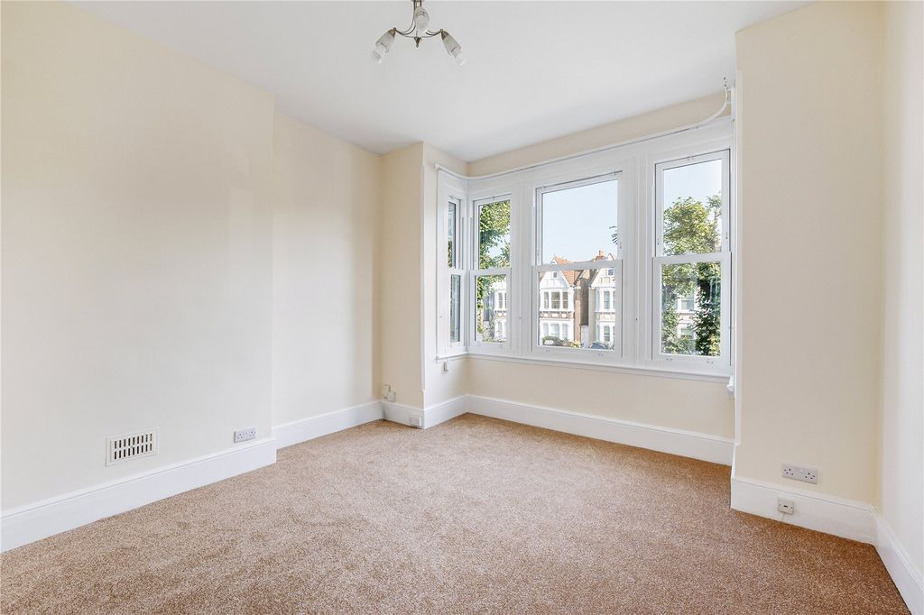 Property photo 3 of 8 Picture No. 04