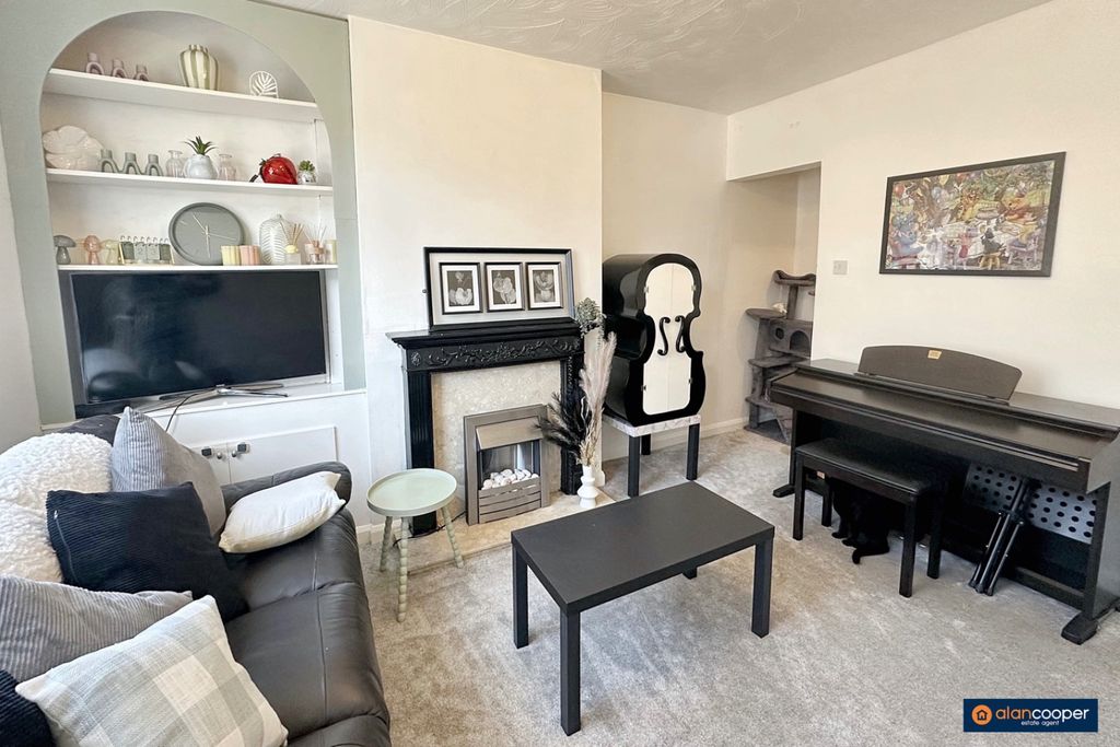 Property photo 3 of 10 4545325