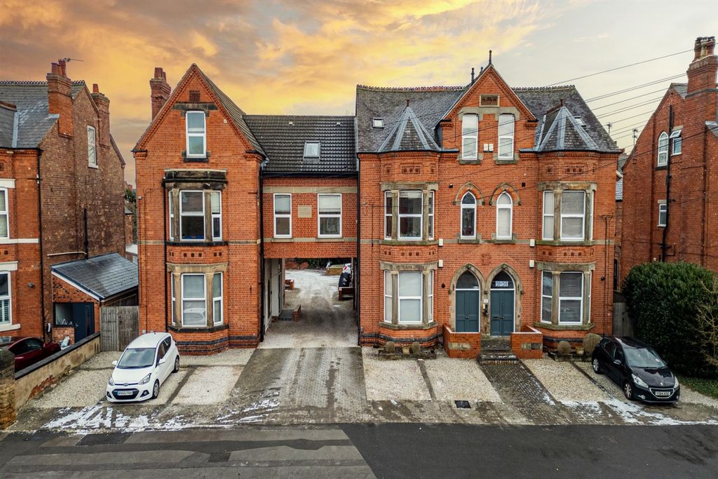 Property photo 1 of 18 (Main)