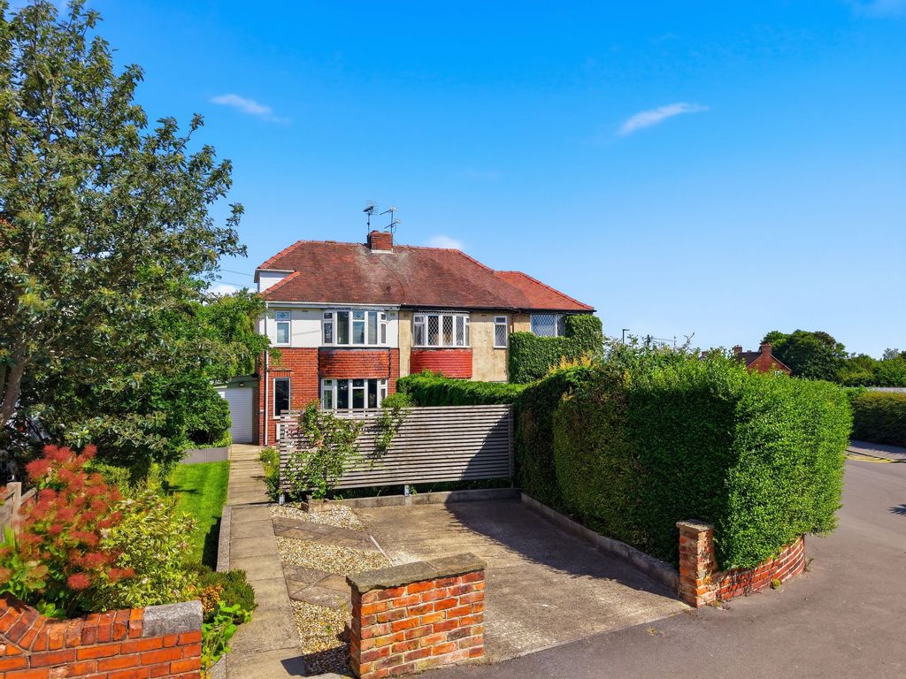 Property photo 1 of 32
