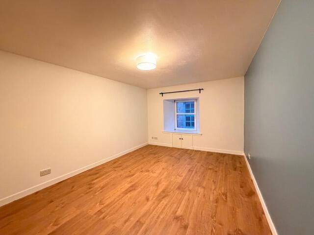 Property photo 3 of 10 Bedroom