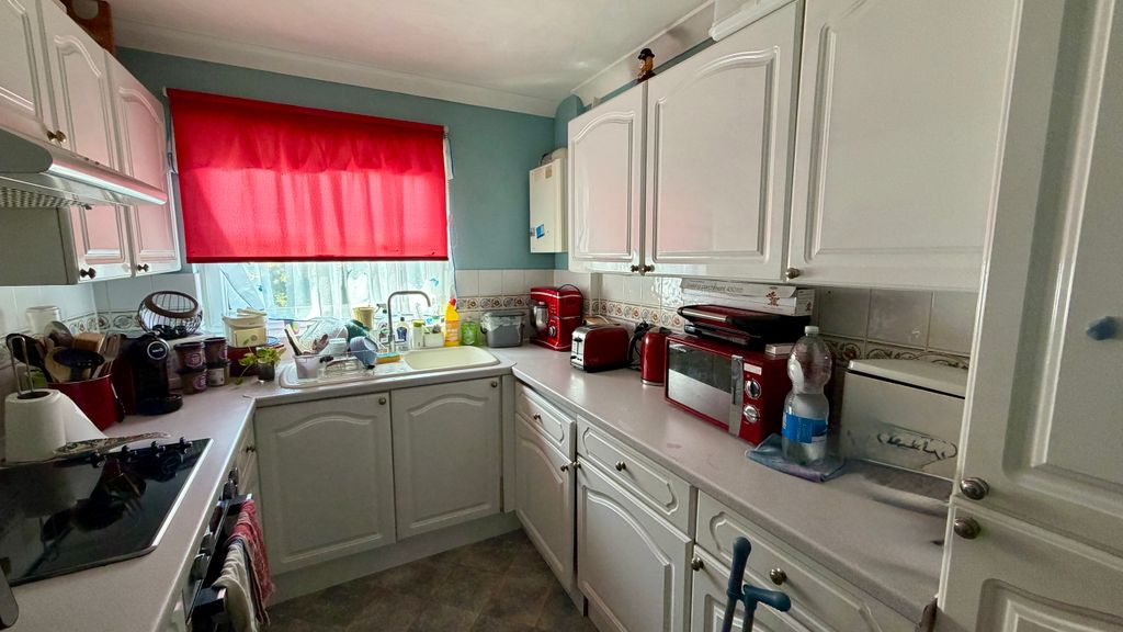 Property photo 2 of 8 Kitchen