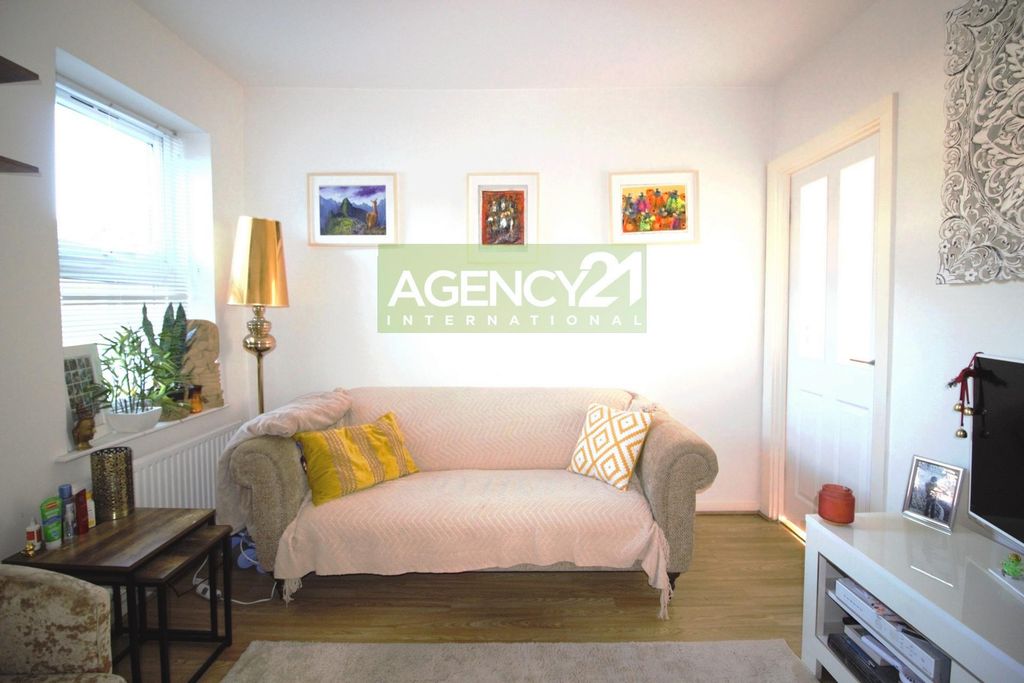 Property photo 1 of 11 Photo 12