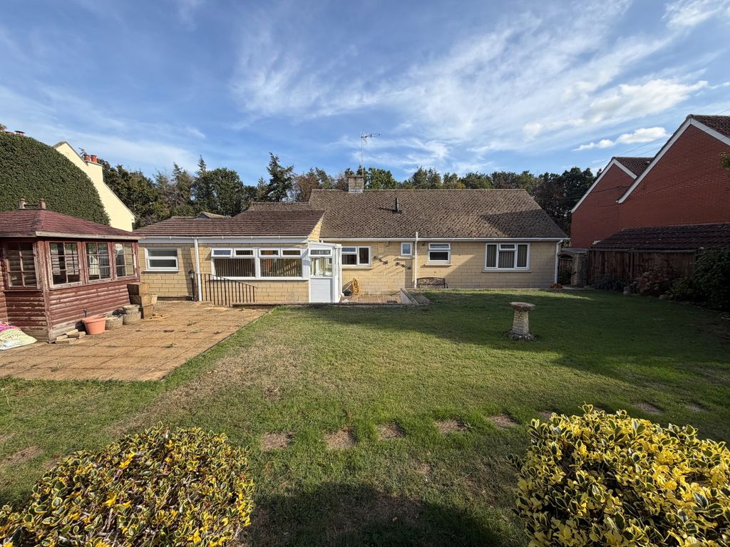 Property photo 1 of 21