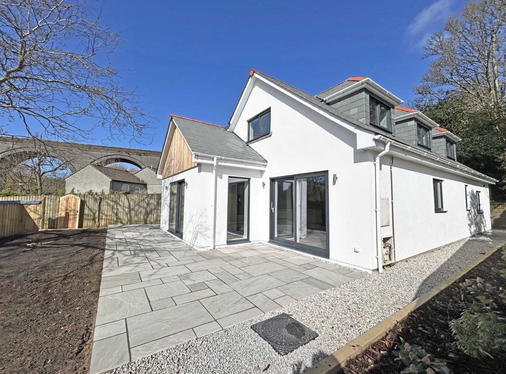 Property photo 1 of 12 Photo 1