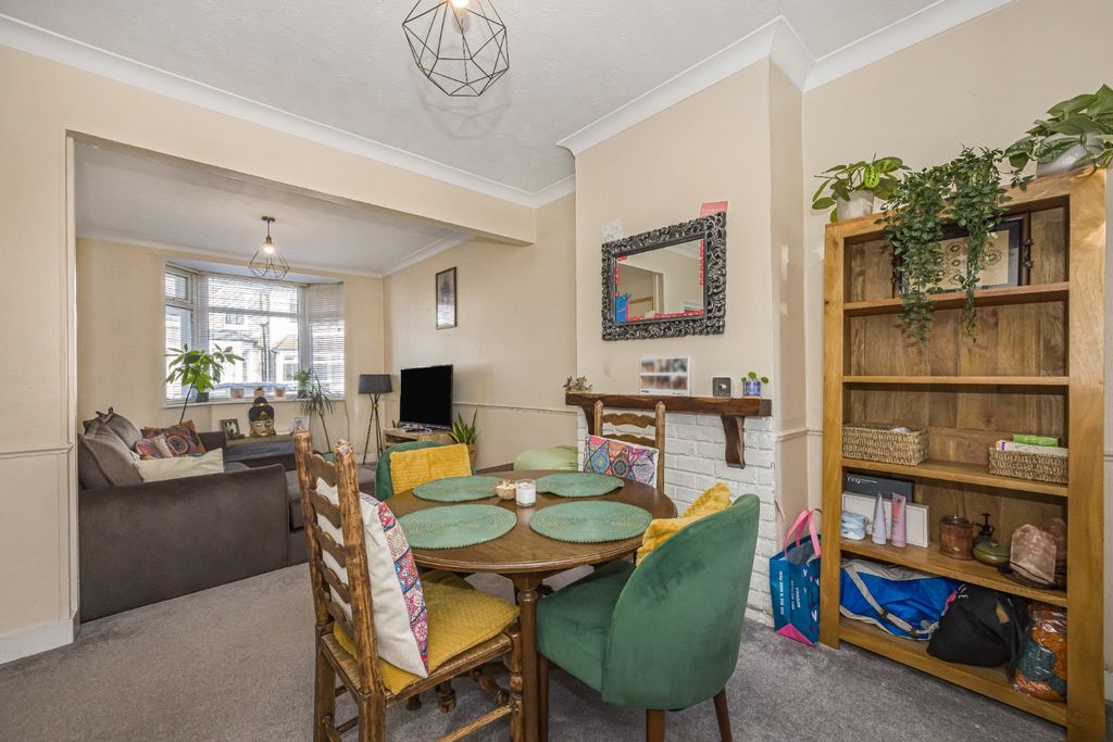 Property photo 2 of 12 4662174