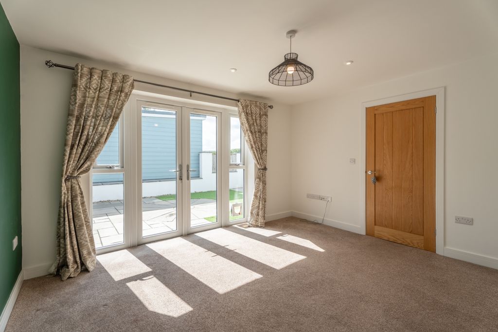 Property photo 3 of 23 Dsc02154-Hdr