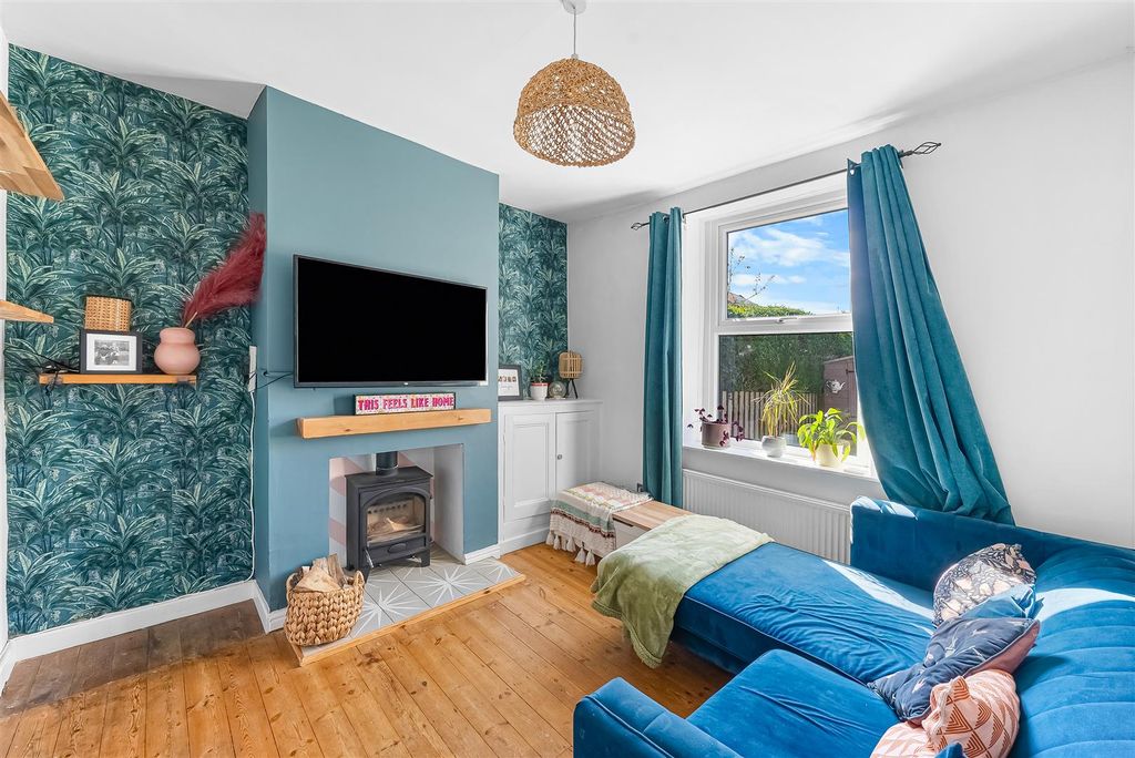 Property photo 3 of 19 Sitting Room