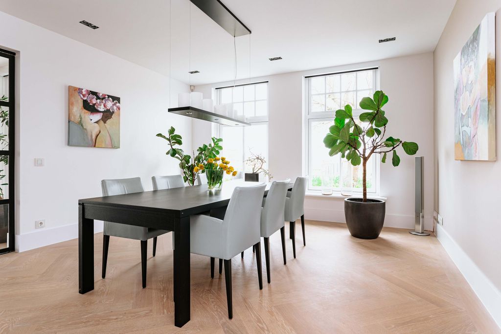 Property photo 3 of 88