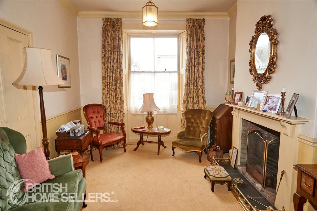 Property photo 2 of 16 Picture No. 12